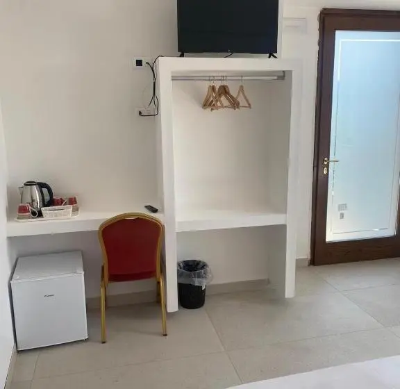 Deluxe Kolmen Hengen Huone, Torre Delle Grazie Sorrento Suite