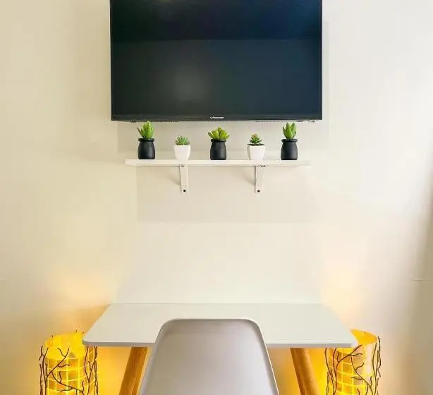 プールビュースタンダードステューディオ, Sienna Aesthetic Studio Unit With Fast Internet