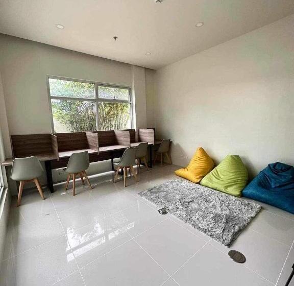 Studio Standard Vue Piscine, Sienna Aesthetic Studio Unit With Fast Internet