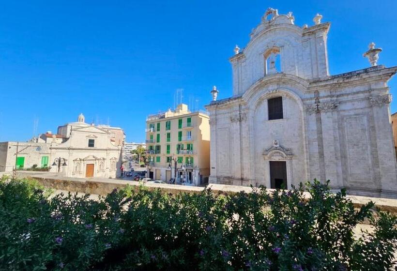 اتاق استاندارد با وان آب گرم, Relais La Muraglia   Luxury Rooms