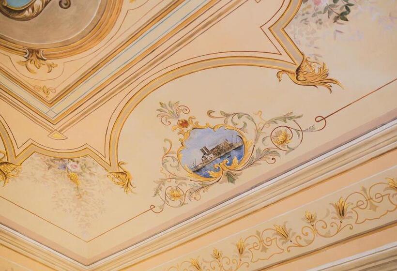 اتاق استاندارد با وان آب گرم, Relais La Muraglia   Luxury Rooms