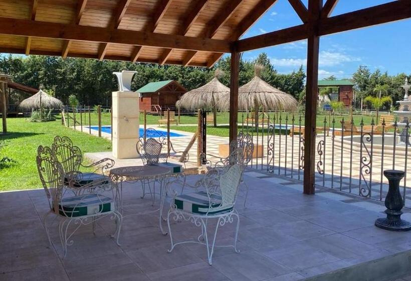 بنجلو عائلى, Las Torres Del Sol