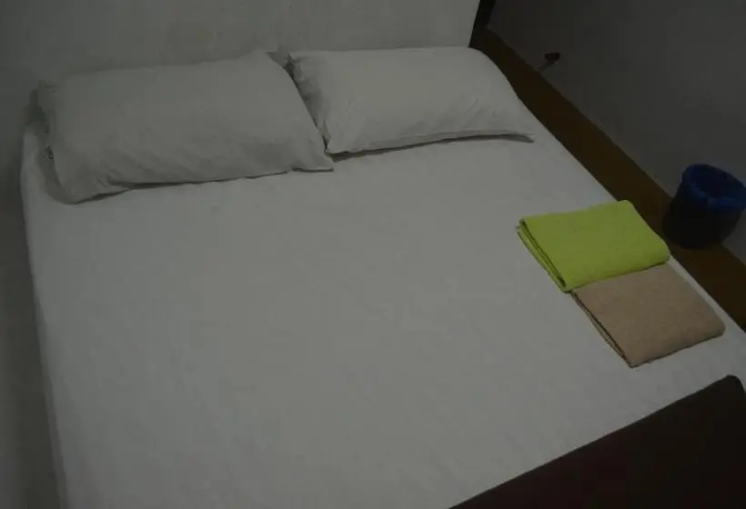 スタンダードルーム, D Bj Motel