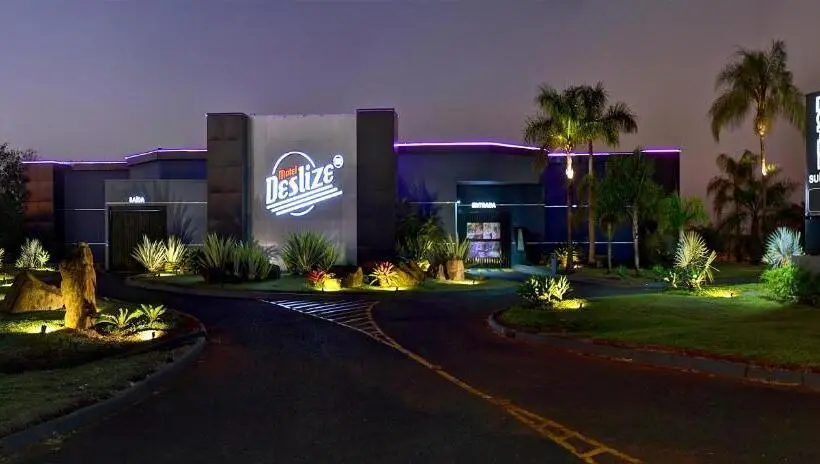 デラックススイート, Deslize Motel 4