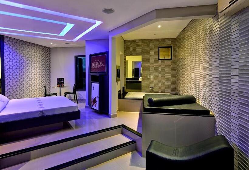 סוויטה דלוקס, Deslize Motel 4