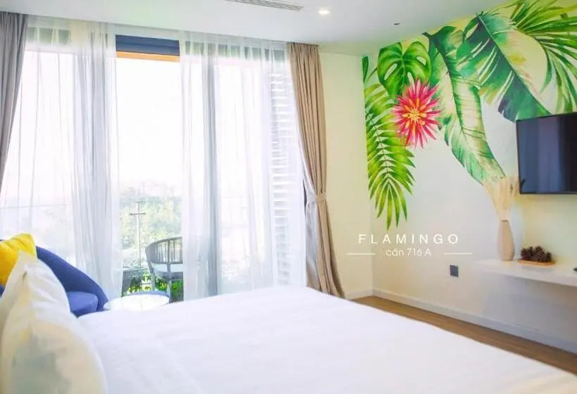 استودیو استاندارد با تخت کینگ, Flamingos Hải Tiến