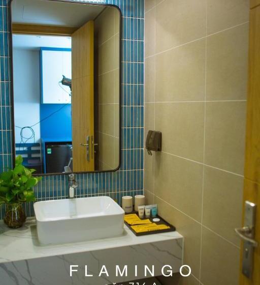 استودیو استاندارد با تخت کینگ, Flamingos Hải Tiến