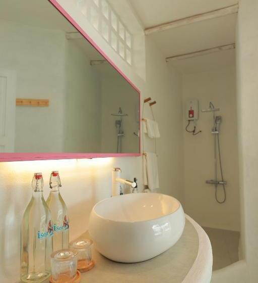 اتاق استاندارد سه تخته با چشمانداز, Isea Resort