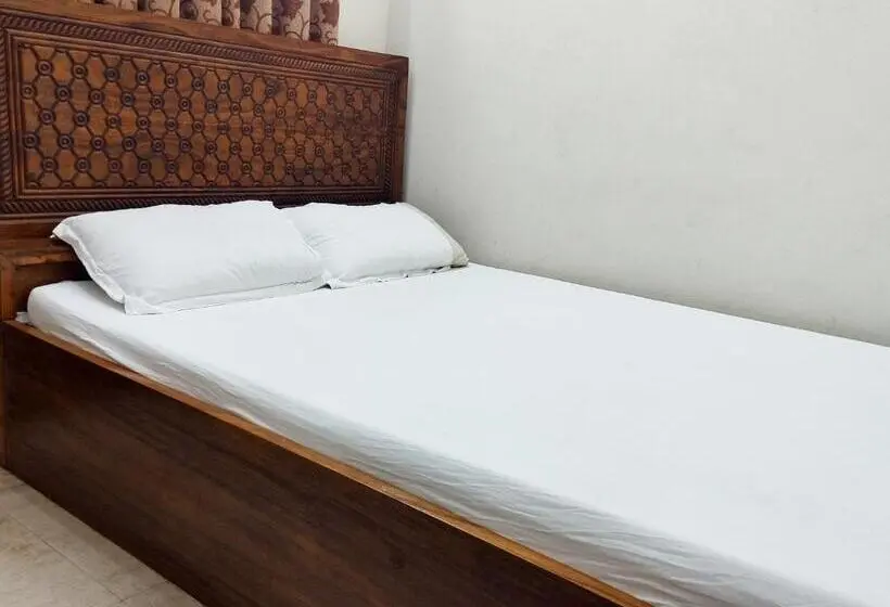 اتاق استاندارد یک نفره, Labbaik 3 Shyamoli Branch