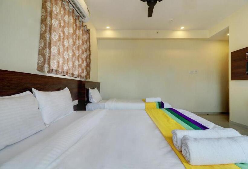 اتاق لوکس سه تخته, Victoria Park   Masjid Bandar