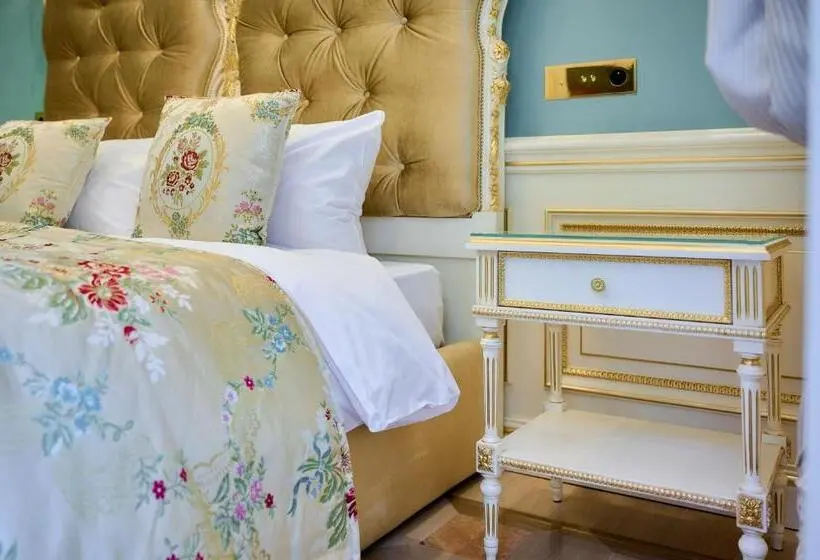 デラックススタジオ, Maison Des Barons