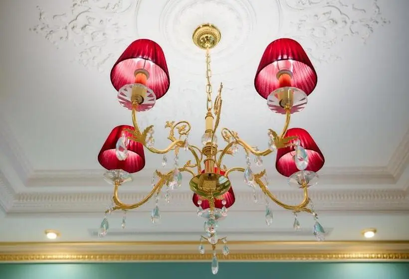 デラックススタジオ, Maison Des Barons