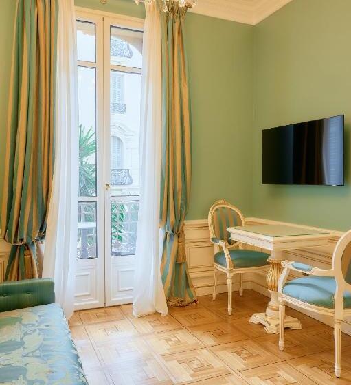Standard-studio Parveke, Maison Des Barons