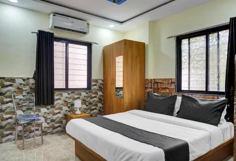 トリプルクラシックルーム, Oyo Hotel Krishna Residency