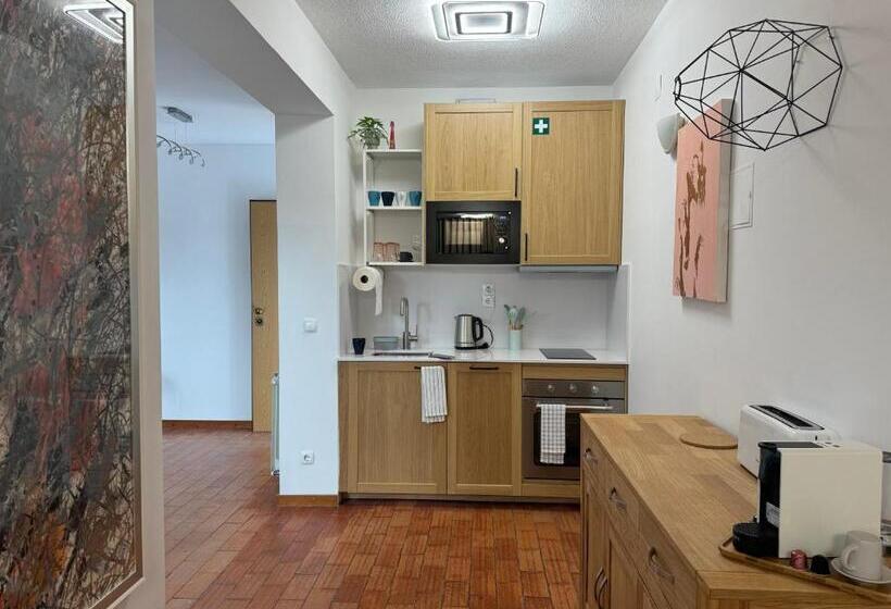 اتاق خانوادگی, Aomo Art Space Hostel