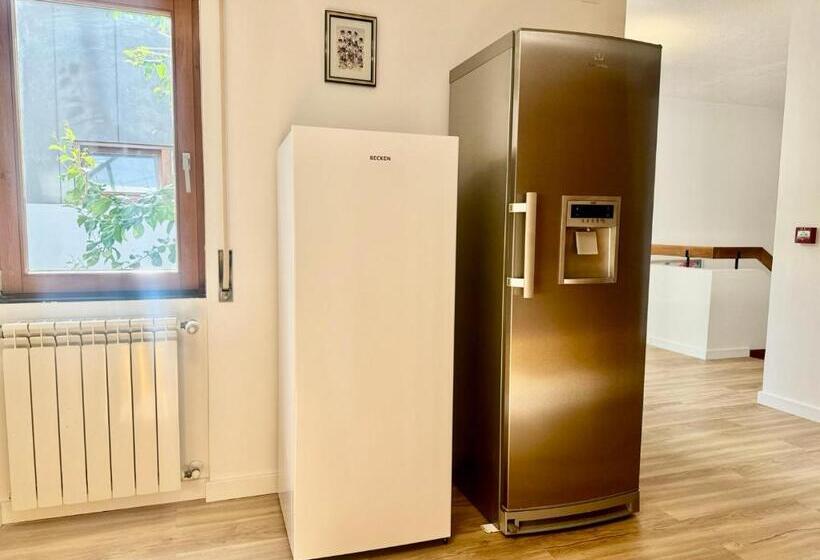 اتاق خانوادگی, Aomo Art Space Hostel