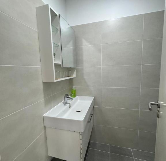 اتاق خانوادگی, Aomo Art Space Hostel