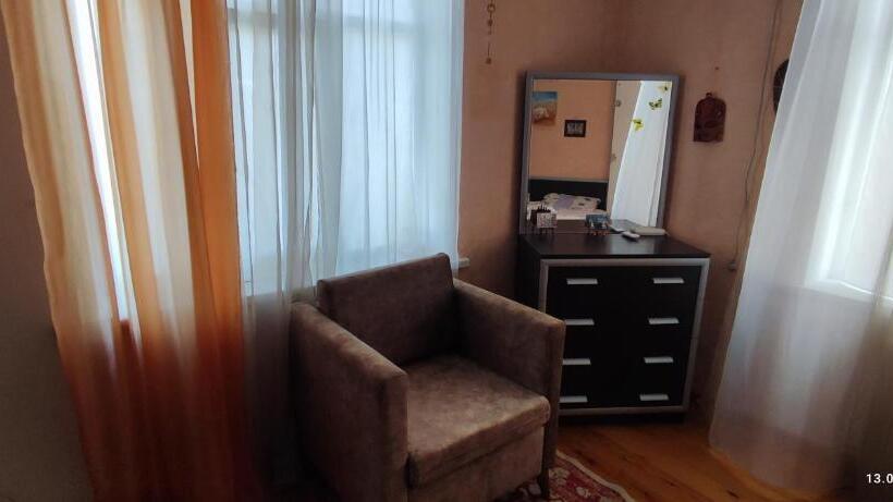 اتاق استاندارد با سرویس بهداشتی مشترک, Kuki House