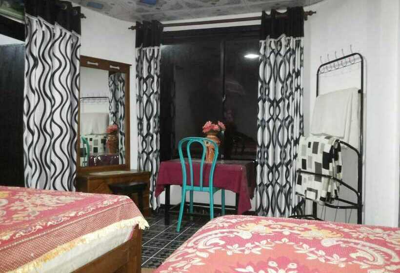 Quarto Estandar, White Home