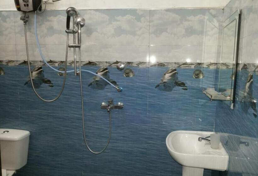 Quarto Estandar, White Home