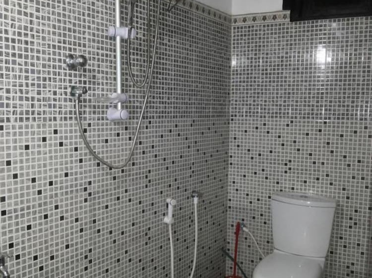 Quarto Estandar, White Home