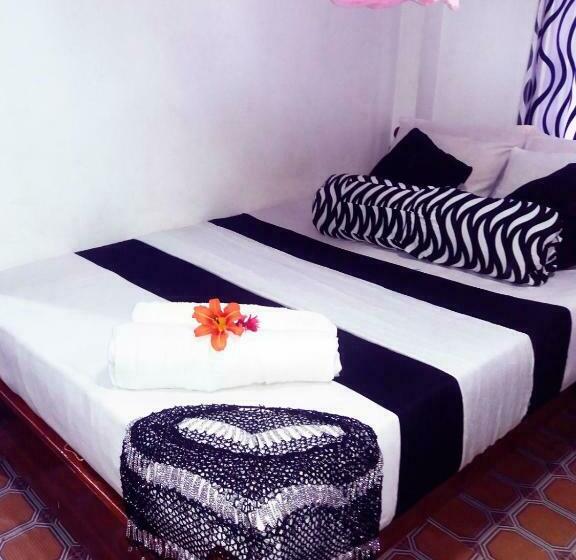 Quarto Estandar, White Home