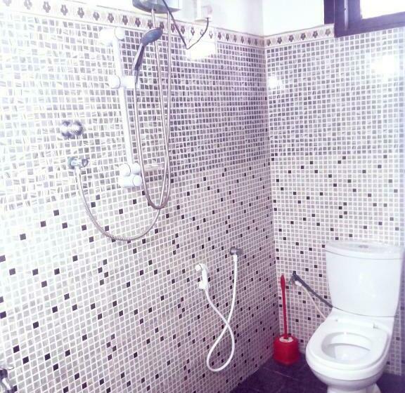 Quarto Estandar, White Home