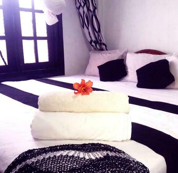 Quarto Estandar, White Home