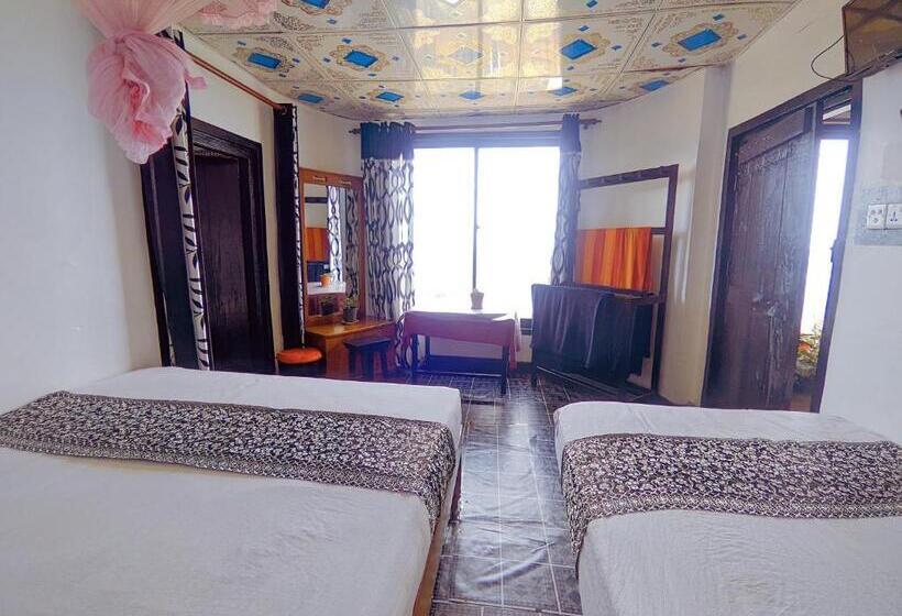 Quarto Triplo Estandar, White Home