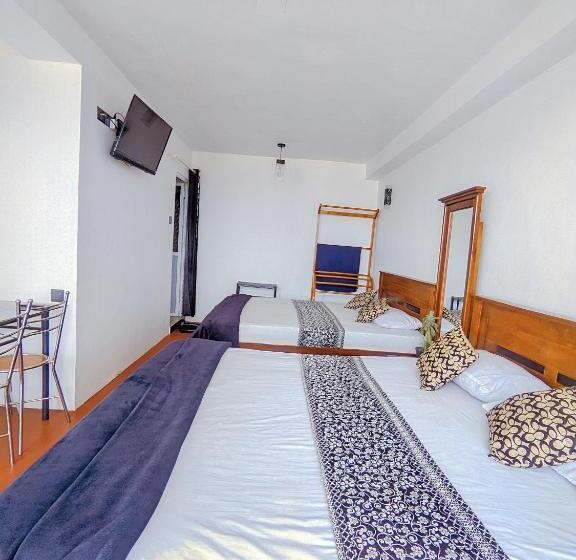 Quarto Familiar Deluxe, White Home