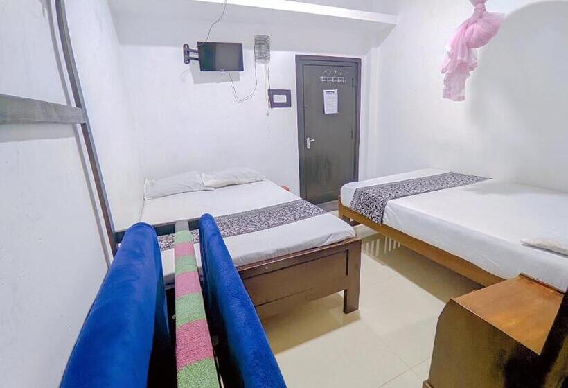 Quarto Triplo Estandar, White Home