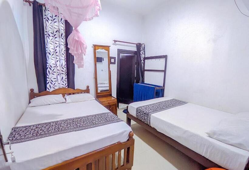 Quarto Triplo Estandar, White Home