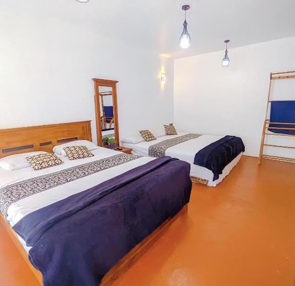 Quarto Familiar Deluxe, White Home