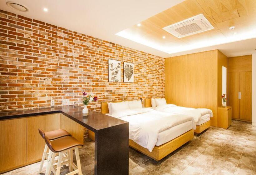 Номер Стандарт, Schweizer Dorf Cheonan