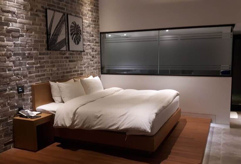 Номер Deluxe, Schweizer Dorf Cheonan