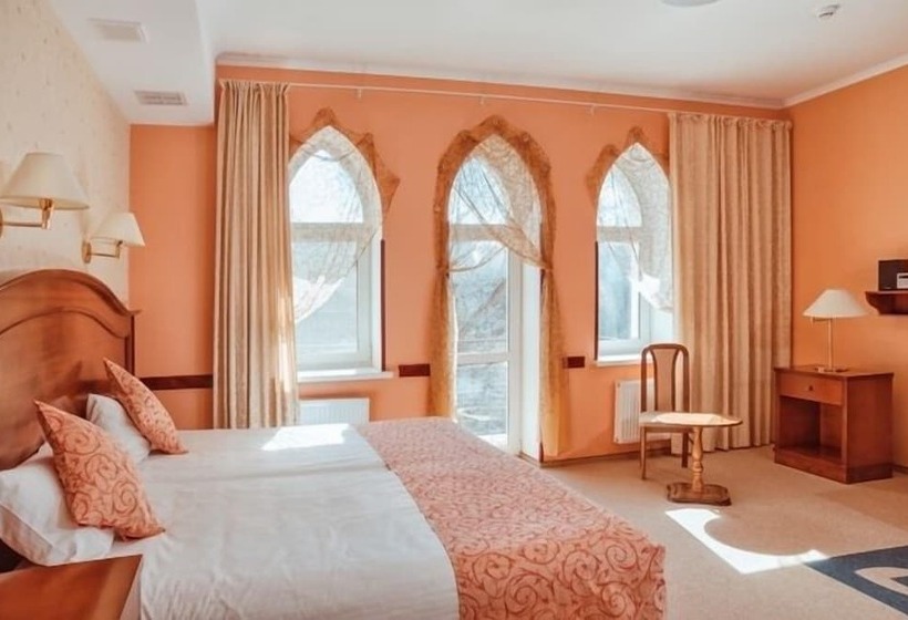 プレミアムルーム, Premier Hotel Shafran