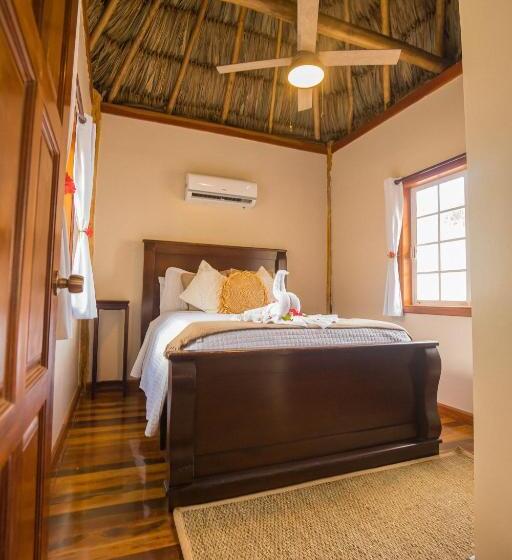 Вилла 2 Спальни, Hidden Jewel Boutique