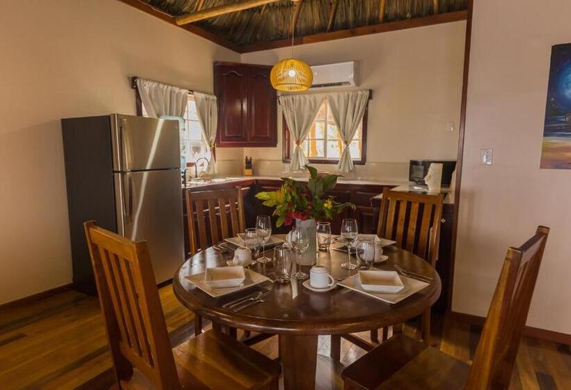 Вилла 2 Спальни, Hidden Jewel Boutique