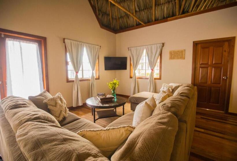 Вилла 2 Спальни, Hidden Jewel Boutique