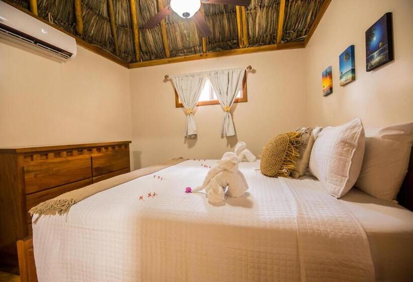 Люкс Кровать Кинг, Hidden Jewel Boutique