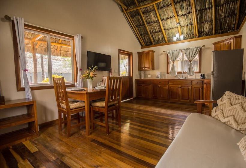 Дом 1 Спальня, Hidden Jewel Boutique