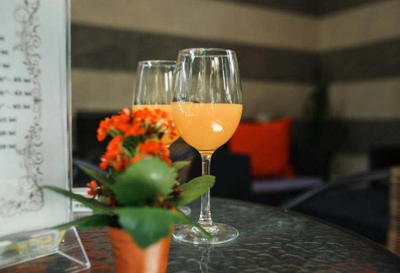 اتاق راحتی, Tiptop Hotel City Center