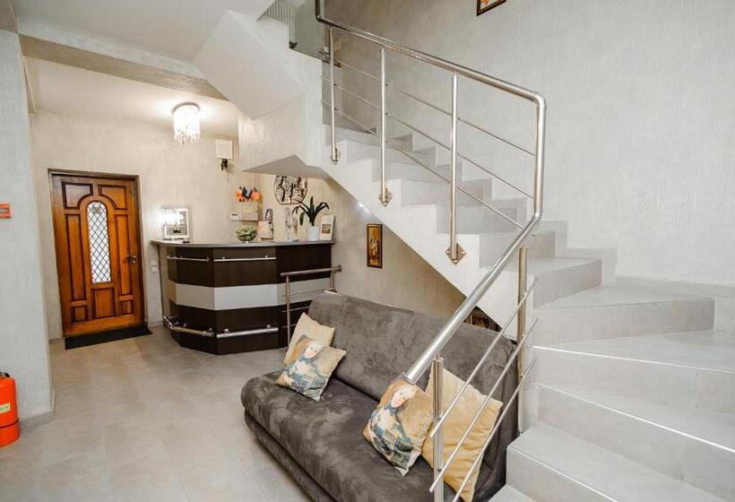 اتاق راحتی, Tiptop Hotel City Center