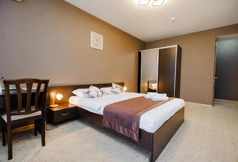 اتاق لوکس با بالکن, Tiptop Hotel City Center