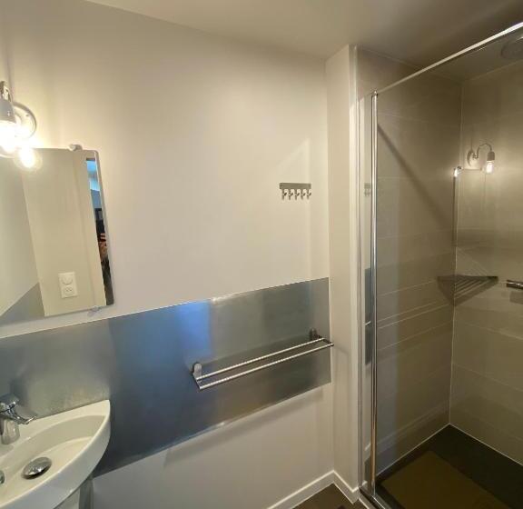 غرفة قياسية مطلة على المدينة, Station Volubile   Gîte D étape