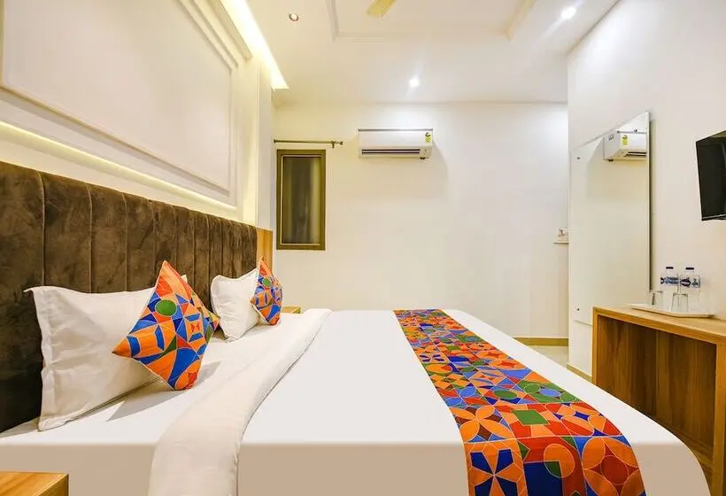Camera Deluxe, Fabhotel Midway