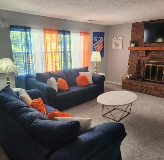 דירת חדר, Fc Suites