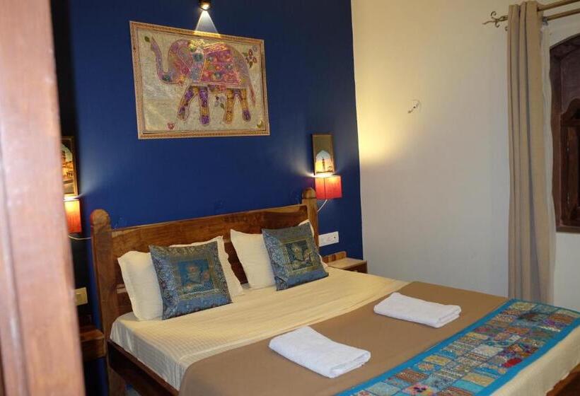 غرفة ديلوكس مزودة بشرفة, Bishnoi Heritage House