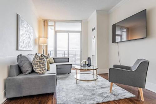 דירת שני חדרים, Burnhamthorpe Residence