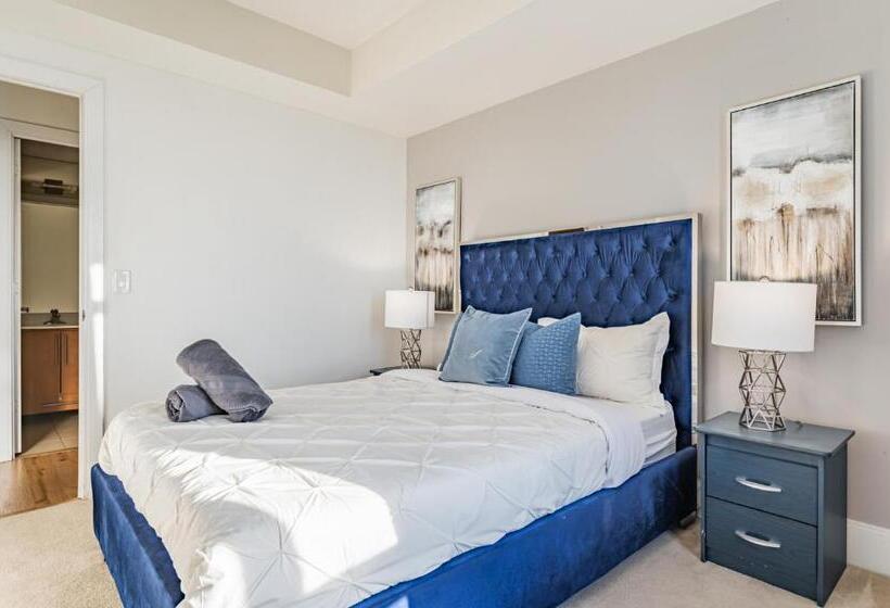 דירת חדר, Burnhamthorpe Residence